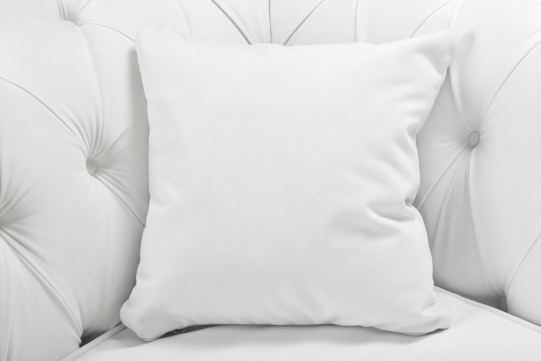 Трехместный прямой диван мягкий арт-деко Neylan белый в интерьере в Москве Трехместный прямой диван мягкий арт-деко Neylan белый в интерьере