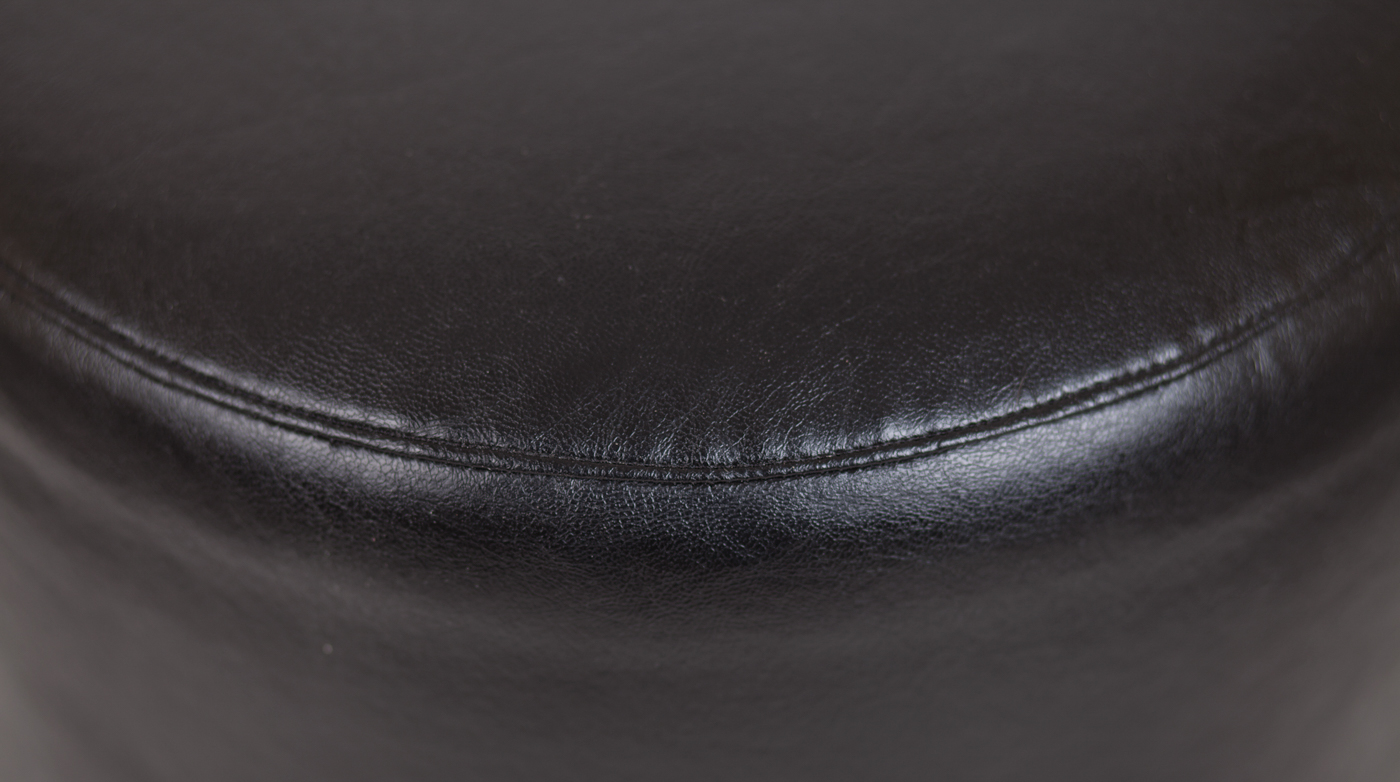 купить Дизайнерский пуф Topper Black в Москве купить Дизайнерский пуф Topper Black