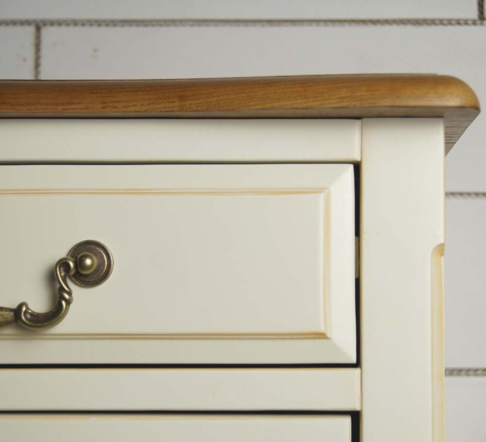 фото Бежевый Комод Leontina (3 ящика и 3 двери) арт ST9344 в интерьере