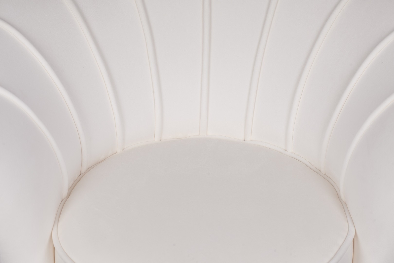 Кресло ракушка Pearl Beige в интерьере в Москве Кресло ракушка Pearl Beige в интерьере