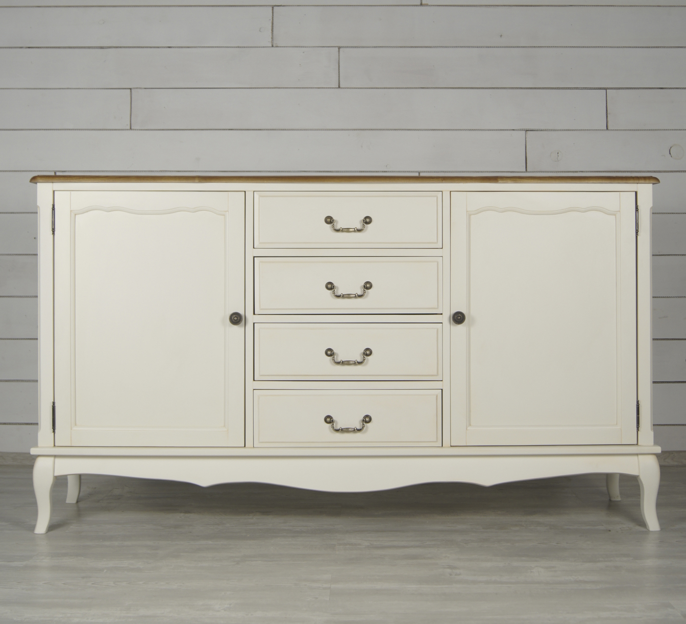 фото Бежевый комод "Leontina" с дверками и ящиками арт ST9351