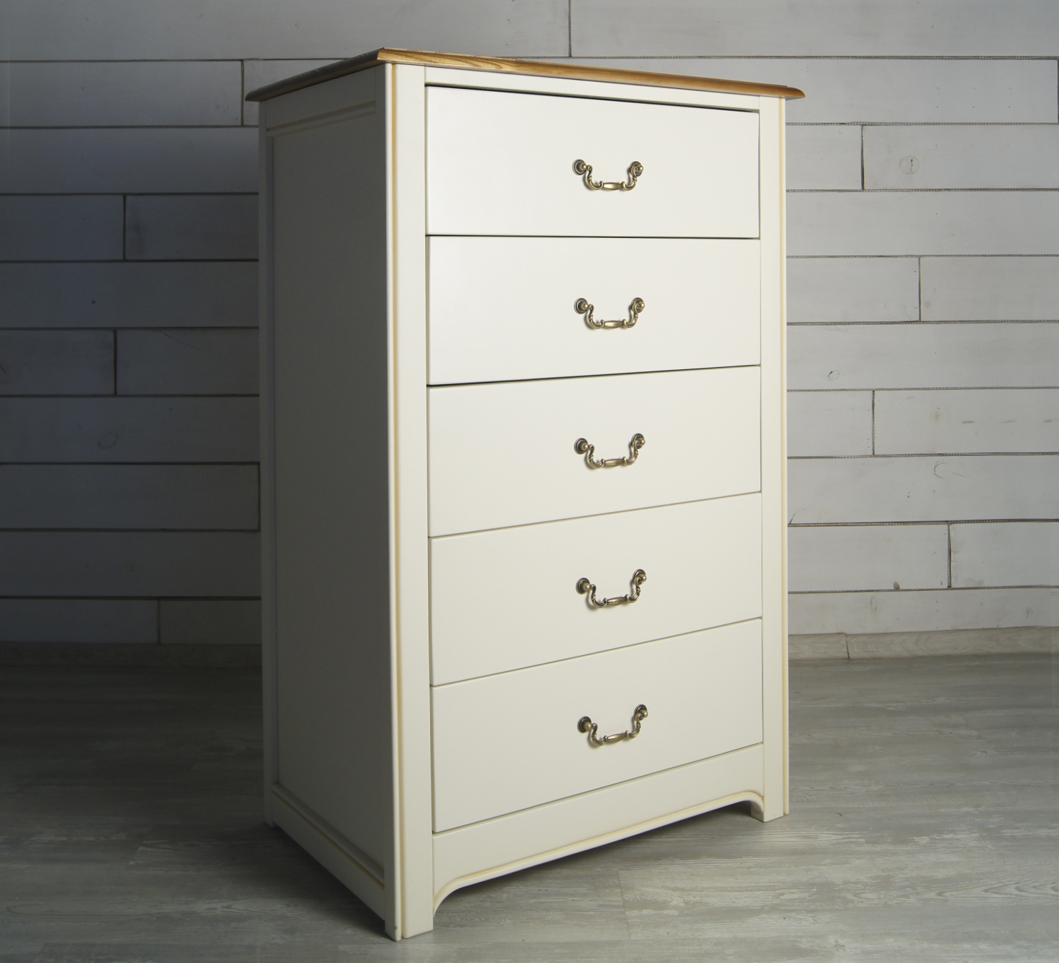 фото Бежевый комод "Olivia" высокий на 5 ящиков арт GA3005C в интерьере