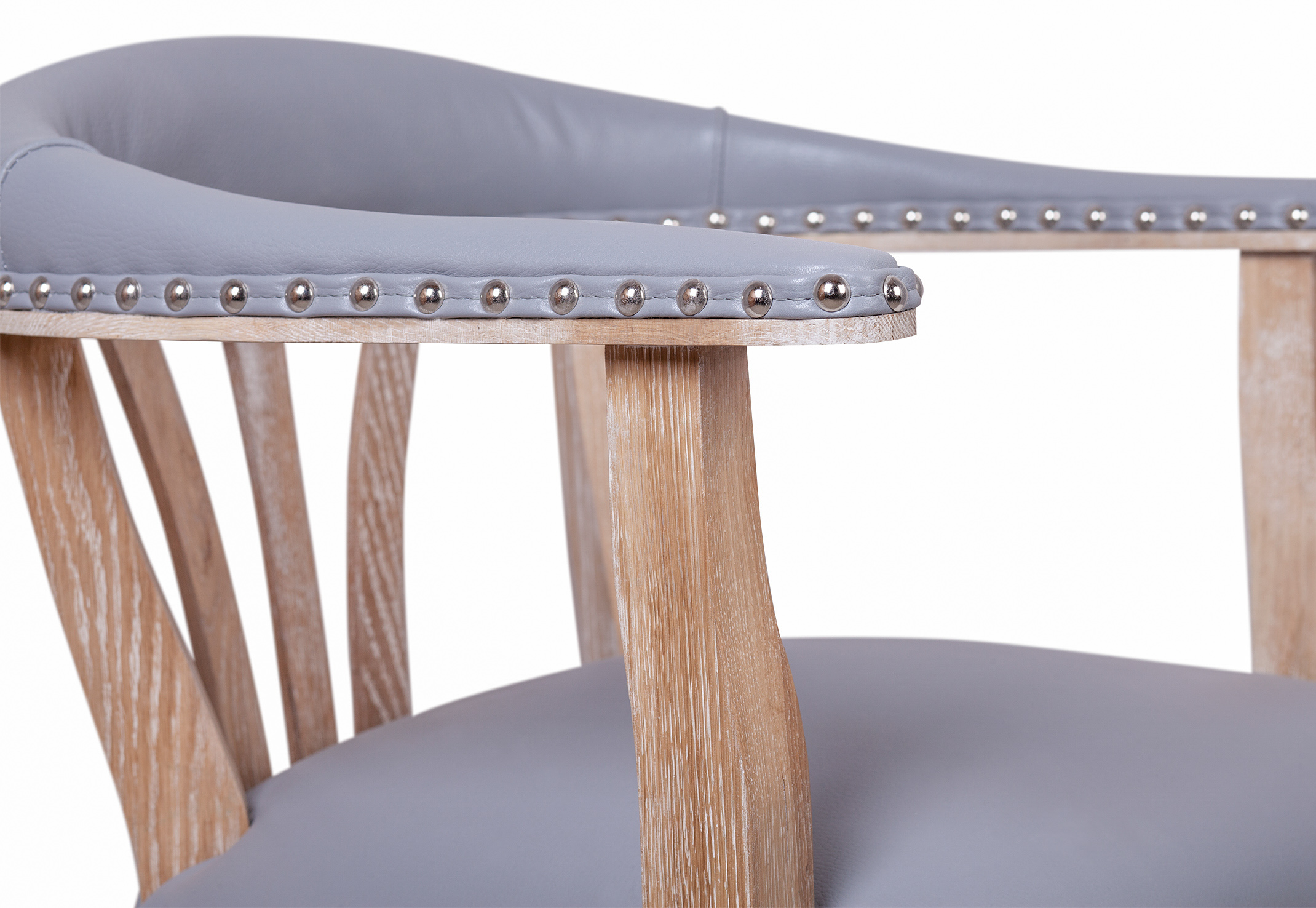 Мягкий стул с подлокотниками Tanner Gray Leather в интерьере