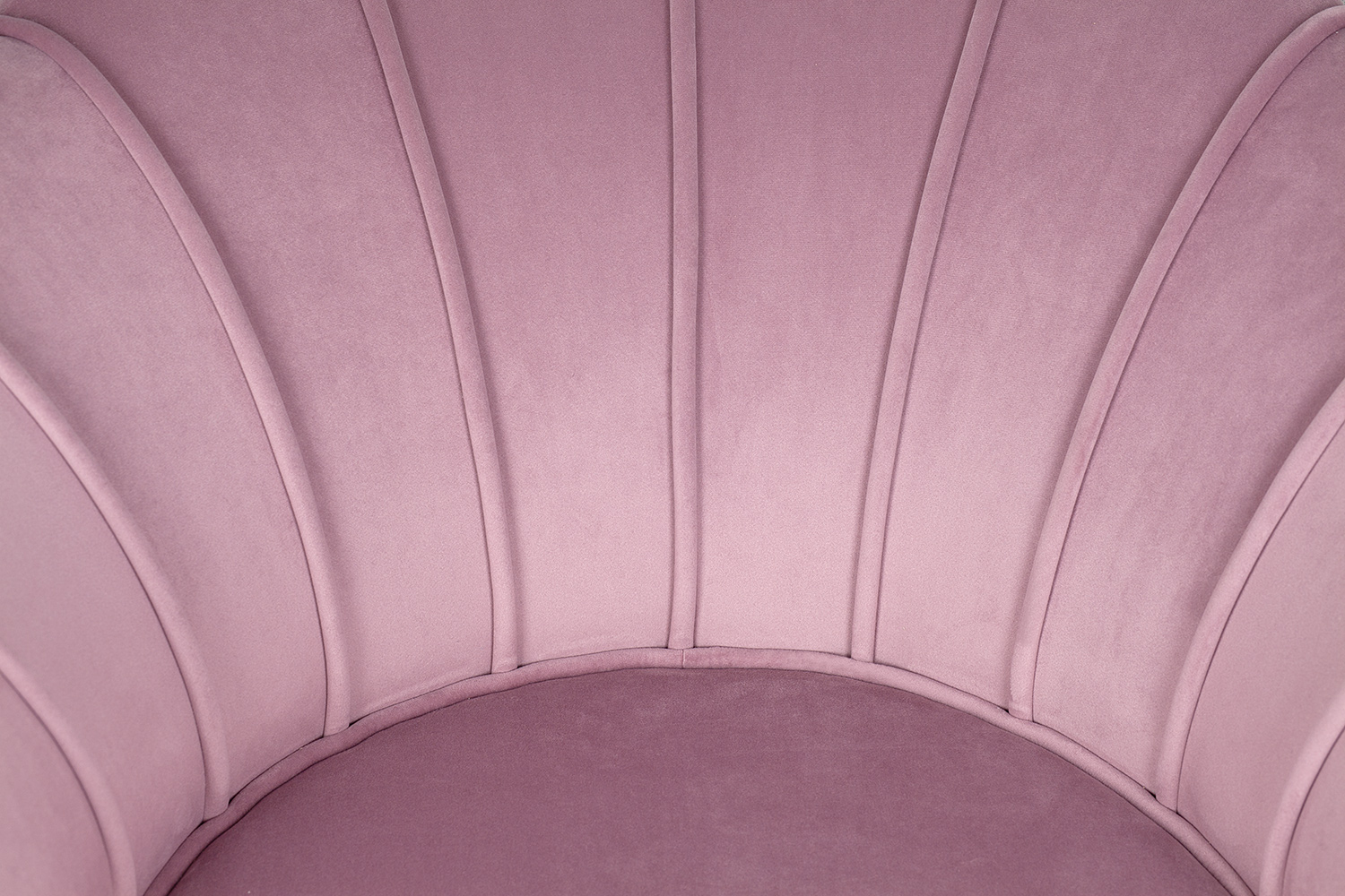 Кресло ракушка Pearl Pink в интерьере