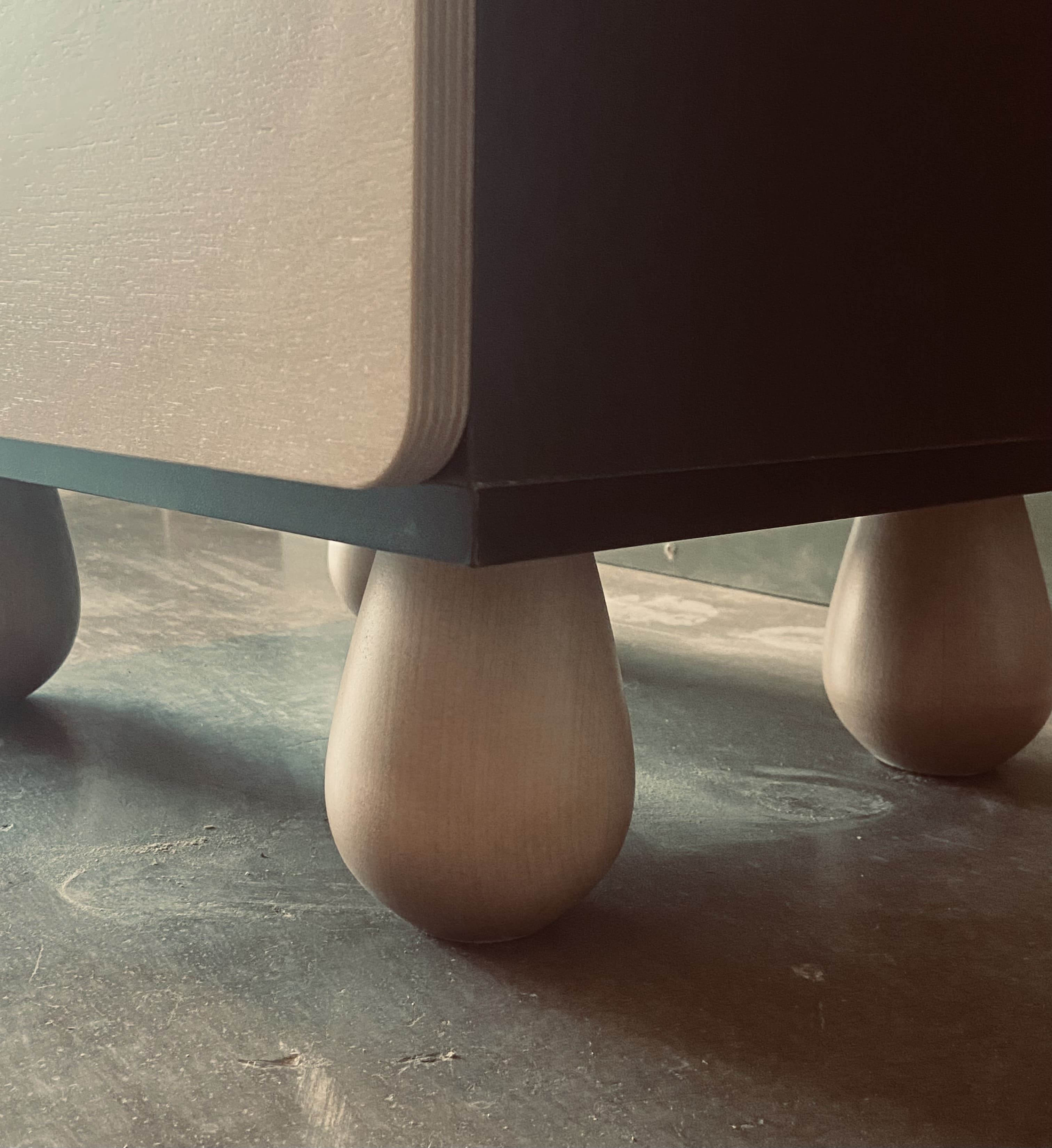 фото Комод низкий с двумя дверками и ящиками "Сплит (Split)" SP11 в интерьере в Москве фото Комод низкий с двумя дверками и ящиками "Сплит (Split)" SP11 в интерьере