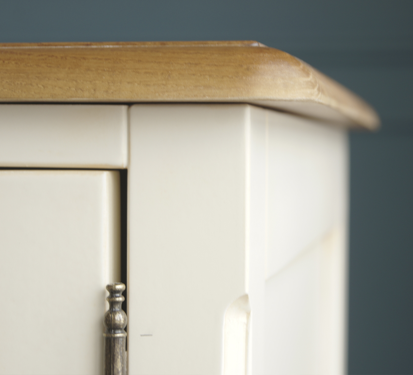 Бежевый комод "Leontina" с дверками и ящиками арт ST9351 на заказ в интернет-магазине