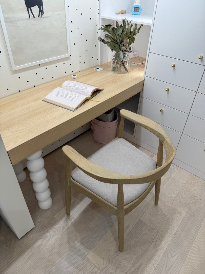 фото Венский мягкий стул с подлокотниками Carlo Old в интерьере