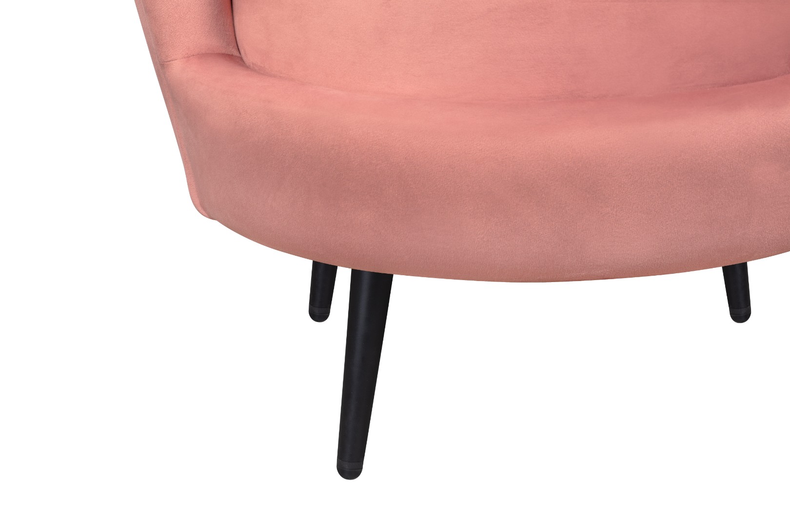 фото Низкое кресло ракушка Pearl Pink V3 на черных ножках в интерьере