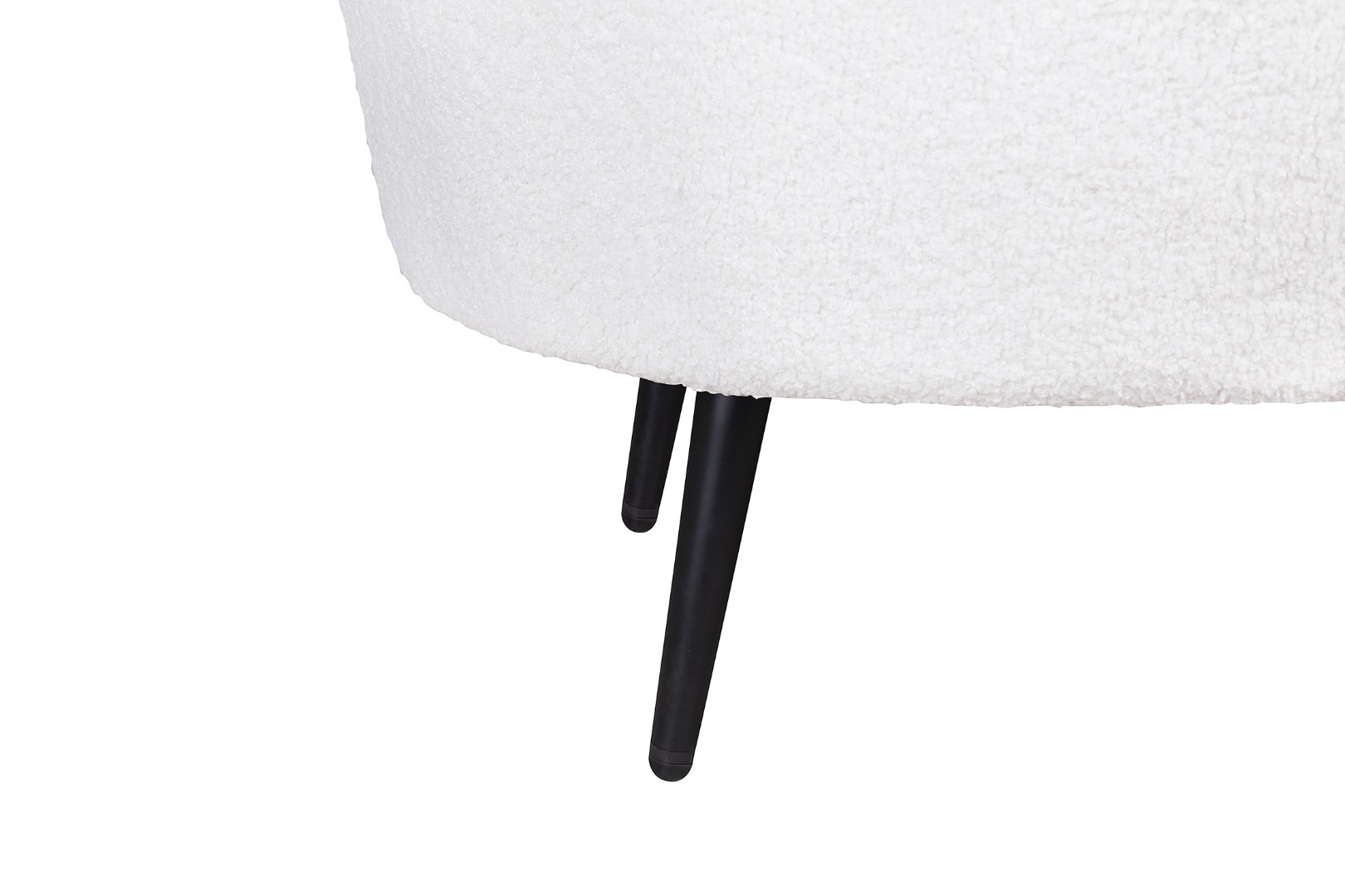 фото Двухместный диван Pearl Double Boucle на черных ножках в интерьере