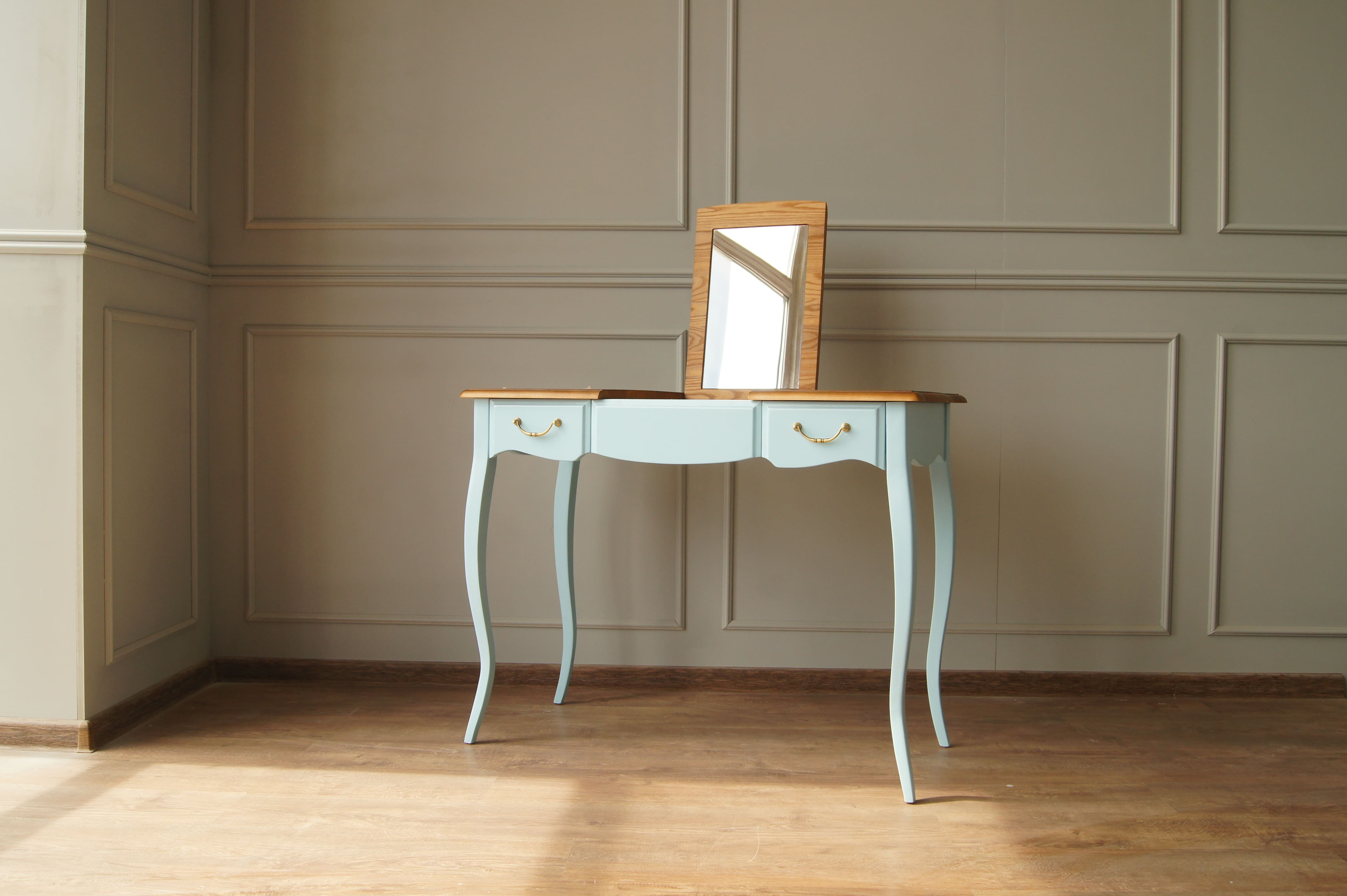 фото Туалетный стол "Leontina Blue" арт ST9309B в интерьере