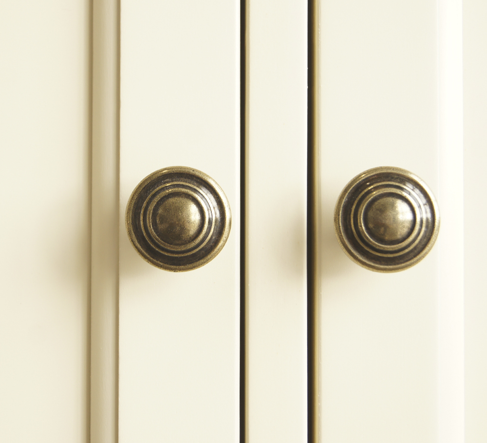 Комод "Leontina" с ящиками арт ST9329 в интерьере