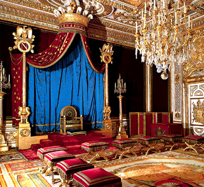 Пуфы: как эволюция от придворных табуретов к бинбэгам формирует стиль и комфорт в доме