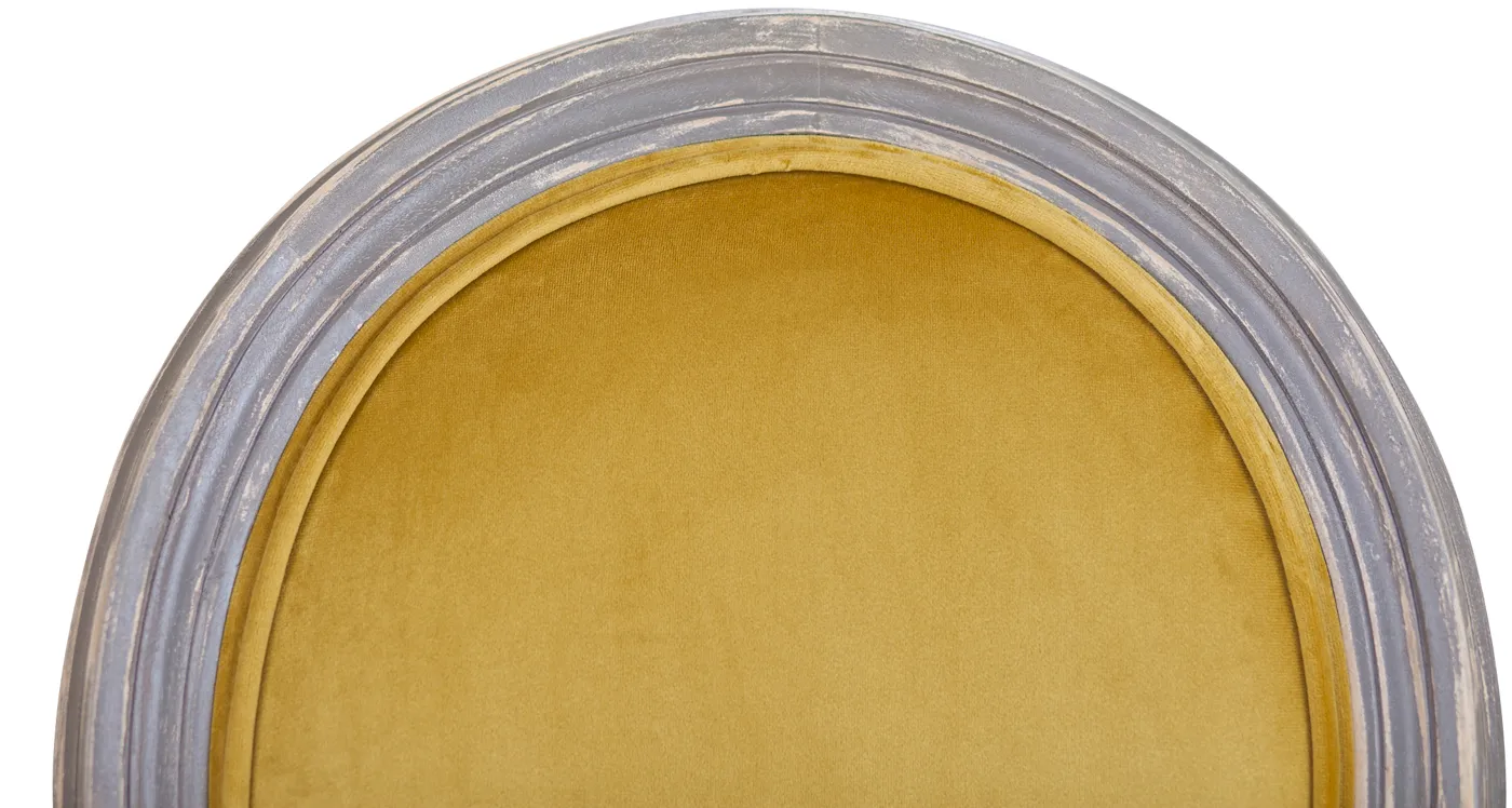 Стул Volker Gold Velvet в интерьере