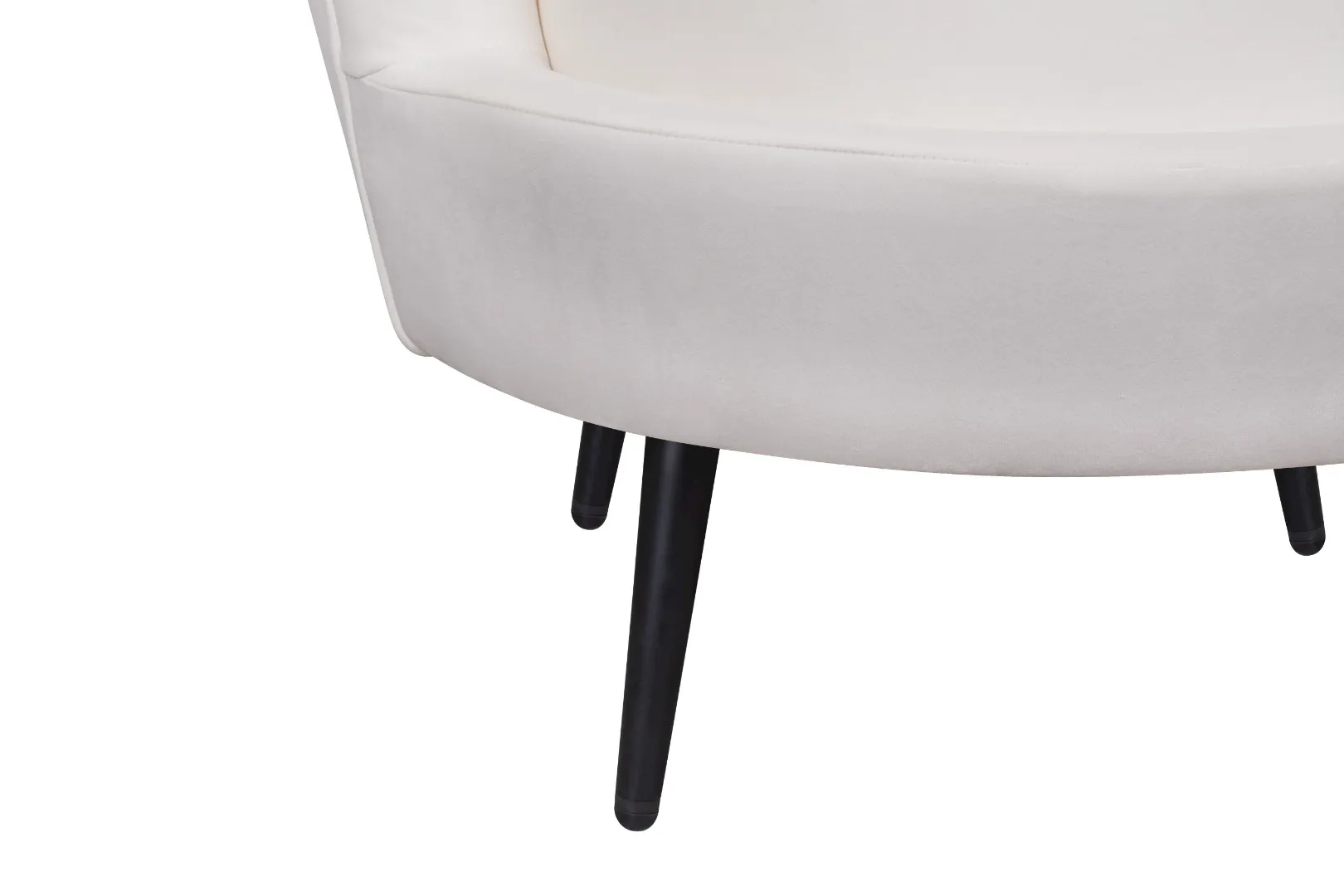 фото Кресло ракушка Pearl Beige на черных ножках в интерьере