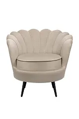 Низкое кресло ракушка Pearl Taupe на черных ножках в интерьере