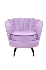 фото Низкое кресло ракушка Pearl Purple на черных ножках в интерьере
