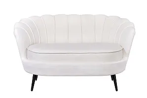Диван ракушка Pearl Double Beige на черных ножках в интерьере