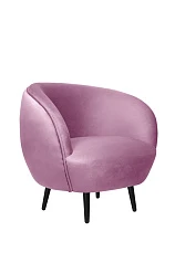 Мягкое кресло Small Benee Pink на черных ножках в интерьере