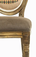 Стул Volker Brown Bear в интерьере