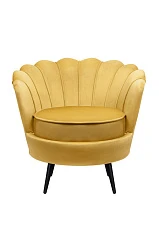 фото Низкое кресло ракушка Pearl Yellow на черных ножках в интерьере