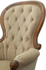 Классическое кресло Madre Light Brown в интерьере