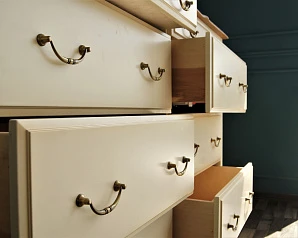 красивый Комод «Leontina» на восемь ящиков арт ST9316/2 в интернет-магазине